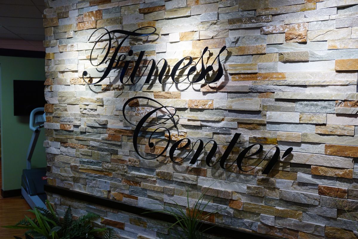 Meadowbrook Manor Naperville (UPDATED) Get Pricing & See 6 Photos